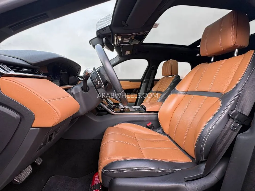 لاند روفر رينج روفر فيلار 2021 for Sale in دبي Image-14