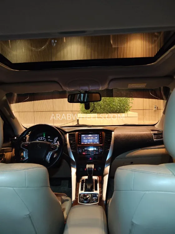 Mitsubishi Montero Sport 2017 for Sale in Abu Dhabi Image-11