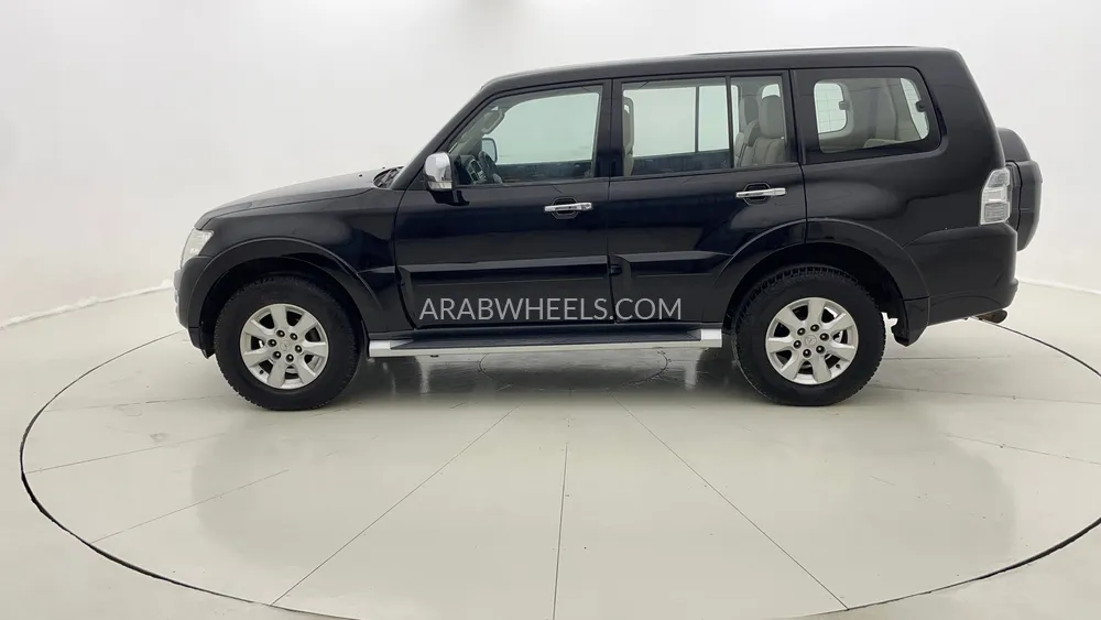 Mitsubishi Pajero 2016 for Sale in Dubai Image-6