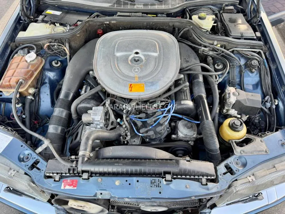 Mercedes Benz 560 1989 for Sale in Dubai Image-17