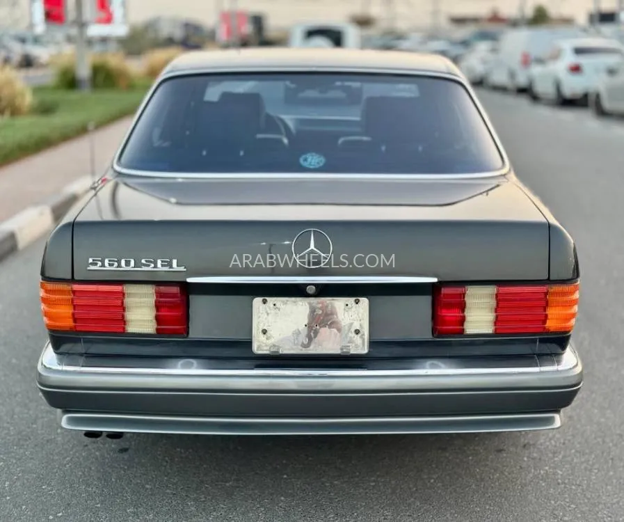 Mercedes Benz 560 1990 for Sale in Dubai Image-6