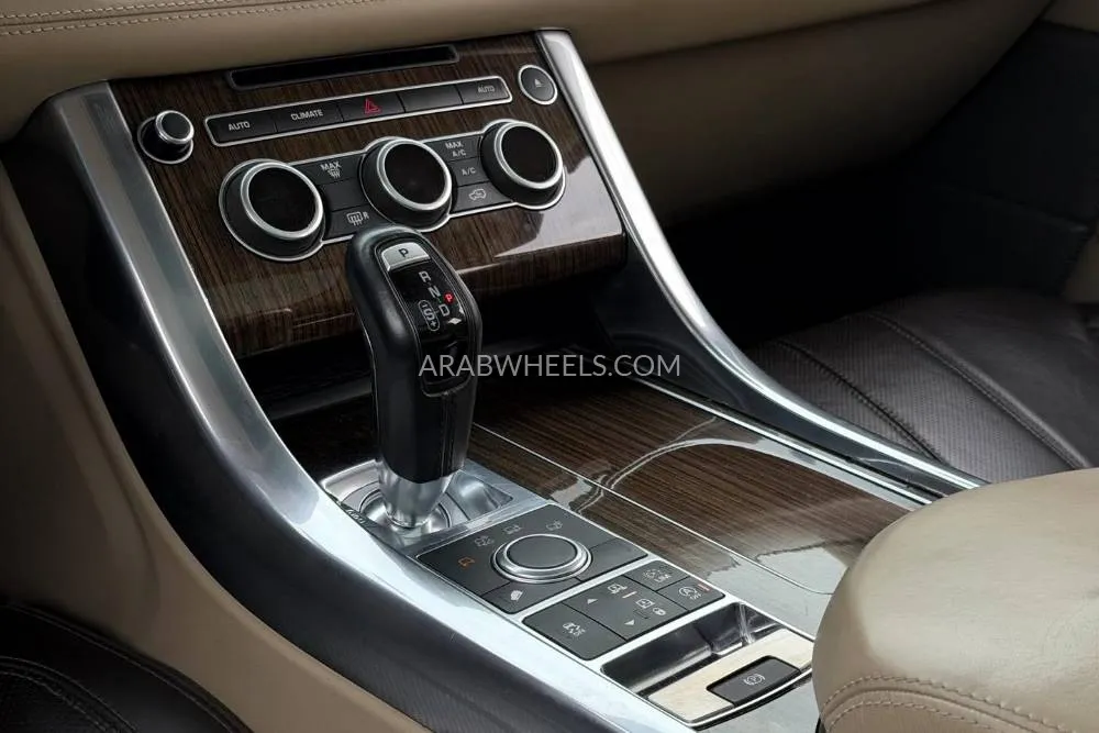 لاند روفر رينج روفر سبورت 2017 for Sale in دبي Image-12