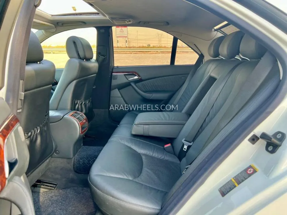 Mercedes Benz CLS Class 2004 for Sale in Dubai Image-10