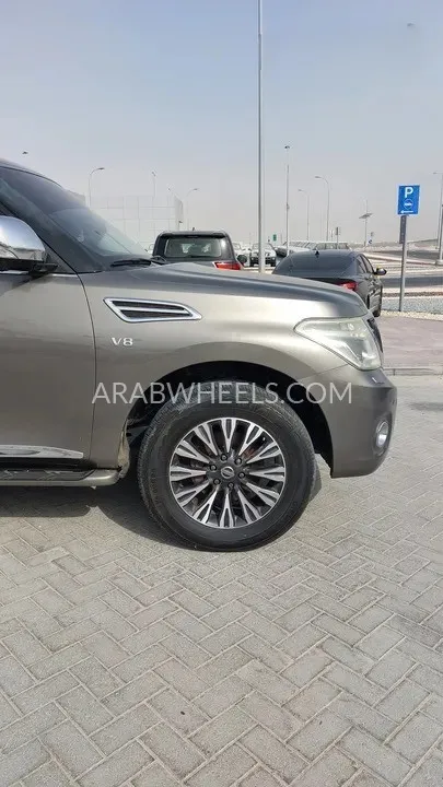 Nissan Patrol 2015 for Sale in Abu Dhabi Image-7
