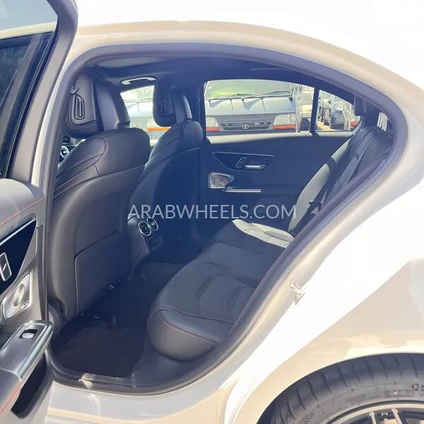 مرسيدس بنز كلاس C 2023 for Sale in دبي Image-18