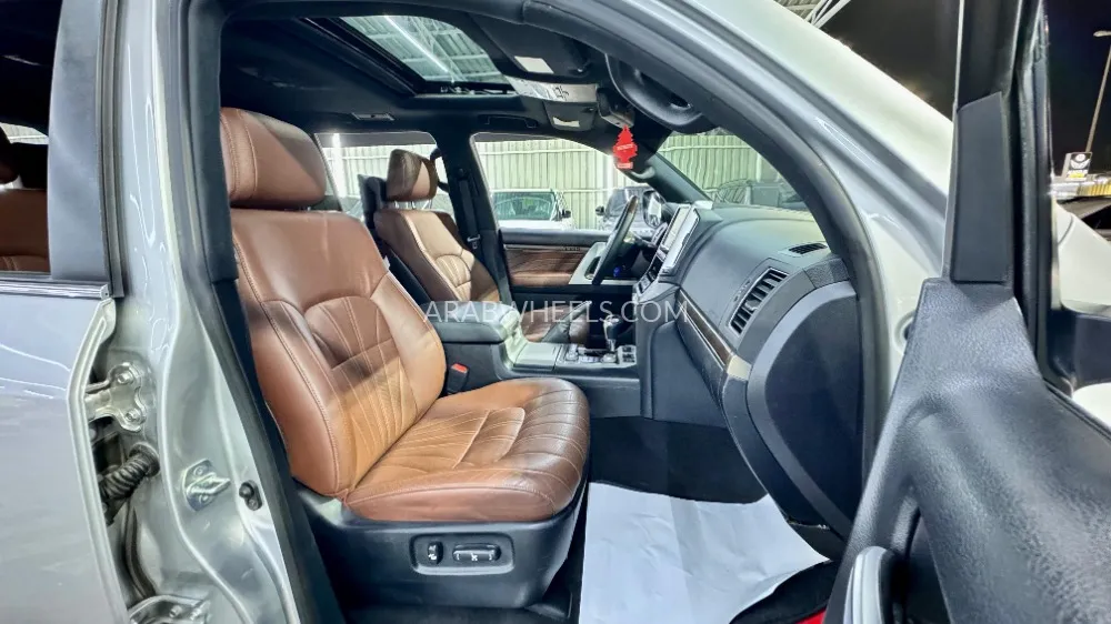 تويوتا لاند كروزر 2021 for Sale in الشارقة Image-11