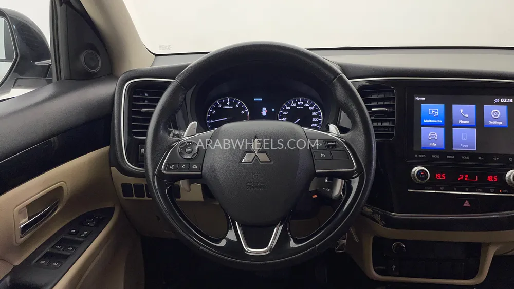Mitsubishi Outlander 2023 for Sale in Dubai Image-17