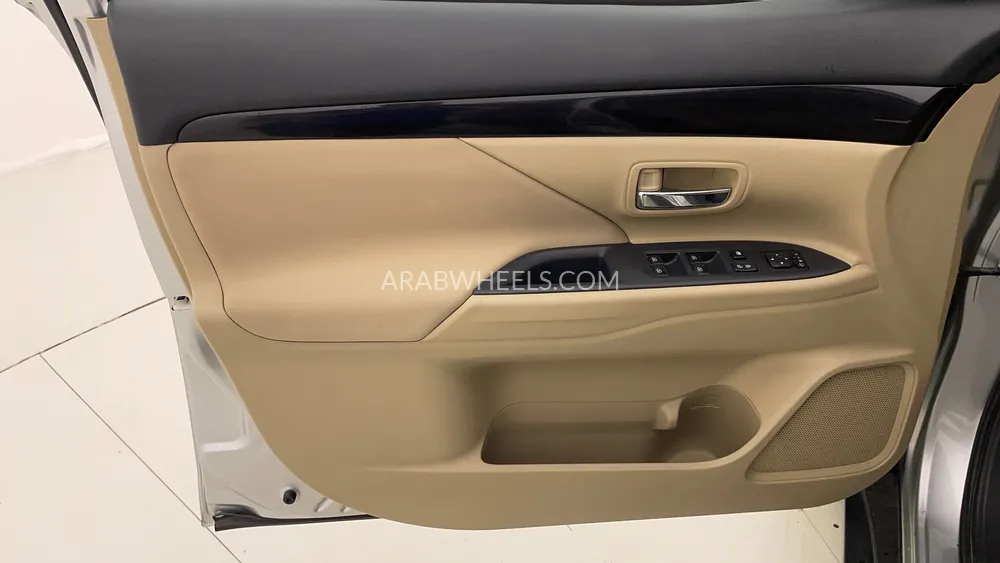 Mitsubishi Outlander 2023 for Sale in Dubai Image-19