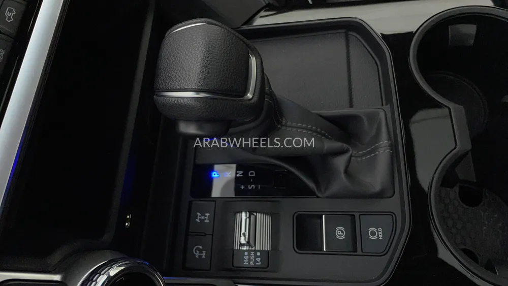 تويوتا لاند كروزر 2024 for Sale in دبي Image-18