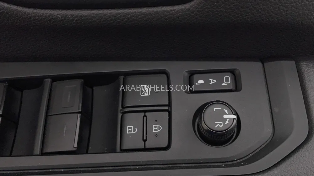 تويوتا لاند كروزر 2024 for Sale in دبي Image-45