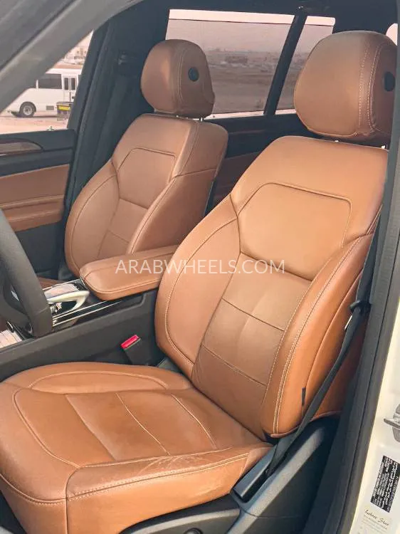 مرسيدس بنز GLS 2019 for Sale in العين Image-15
