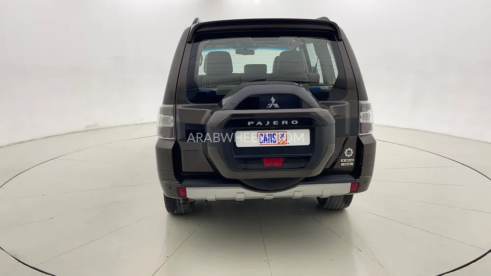Mitsubishi Pajero 2017 for Sale in Dubai Image-4