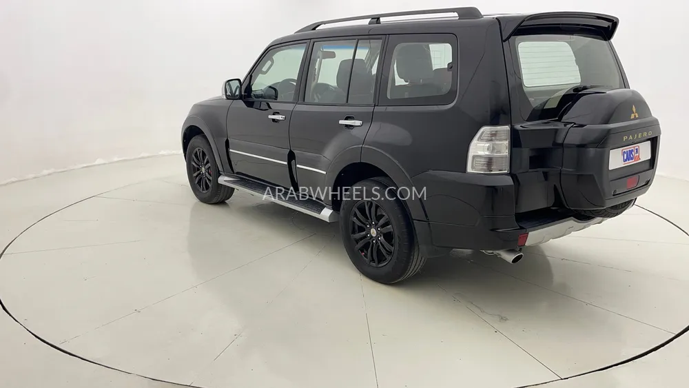 Mitsubishi Pajero 2020 for Sale in Dubai Image-5
