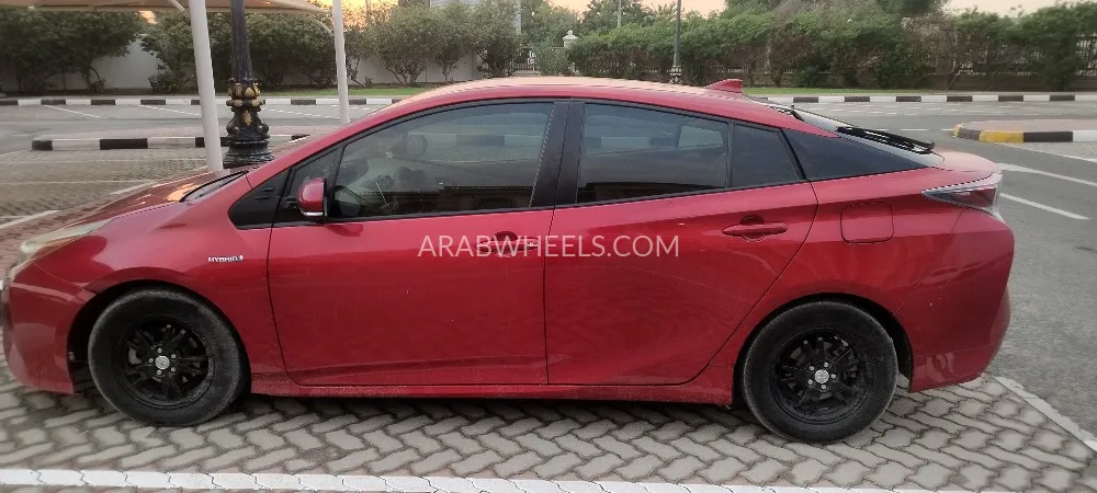 Toyota Prius 2016 for Sale in Sharjah Image-4
