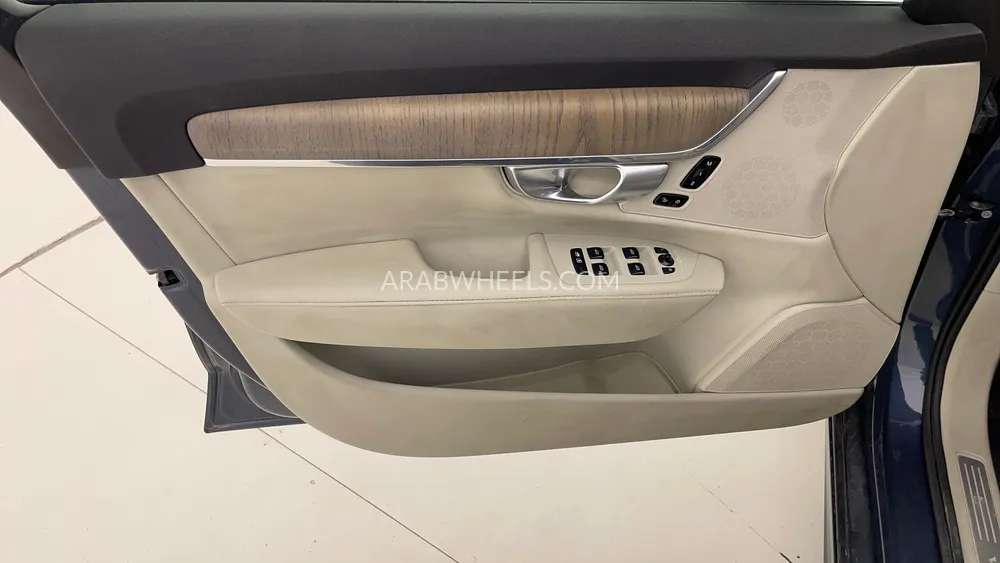 Volvo S90 2023 for Sale in Dubai Image-21