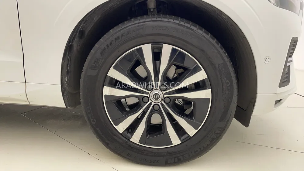 Volvo XC60 2023 for Sale in Dubai Image-10