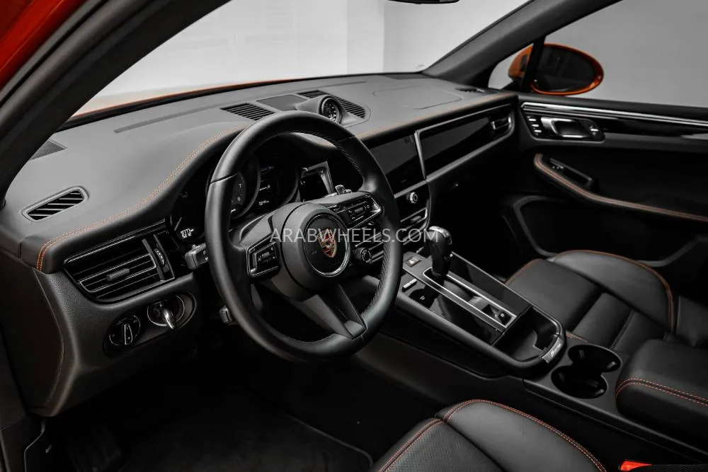 Porsche Macan 2023 for Sale in Dubai Image-4