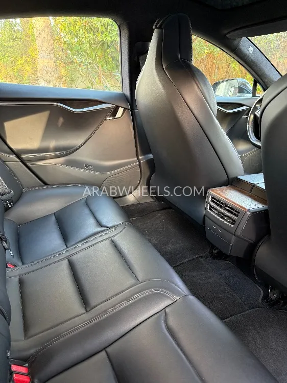 Tesla Model S 2019 for Sale in Dubai Image-5
