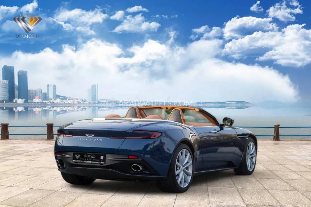 Aston Martin DB11 2022 for Sale in Dubai Image-6