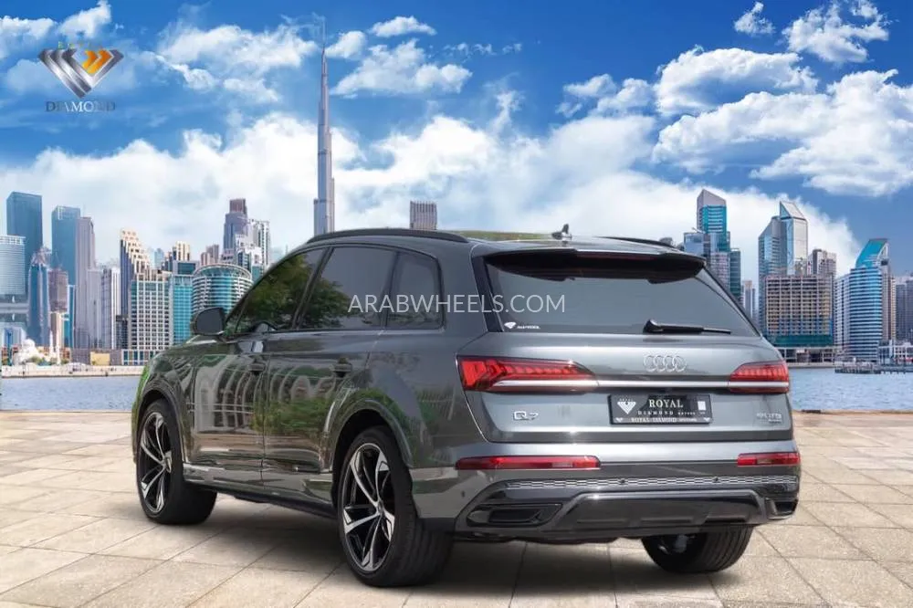 أودي Q7 2021 for Sale in دبي Image-6