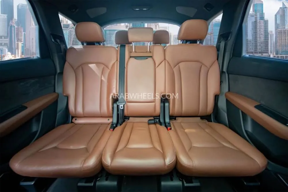 أودي Q7 2021 for Sale in دبي Image-16