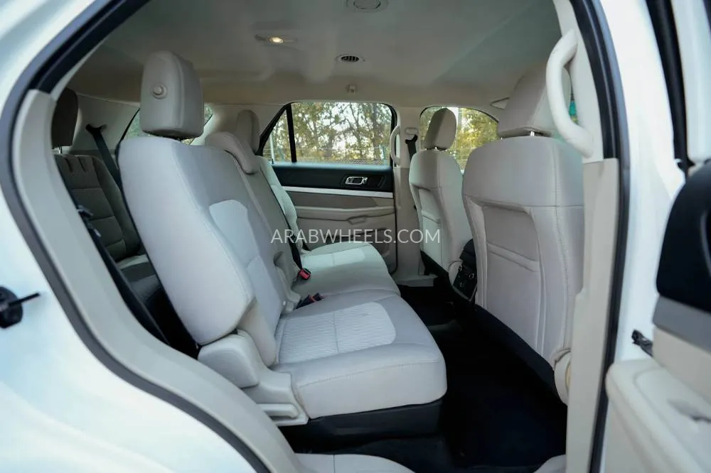 Ford Explorer 2020 for Sale in Sharjah Image-13