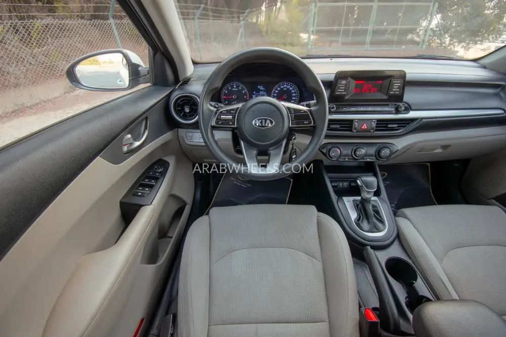 Kia Cerato 2022 for Sale in Sharjah Image-9