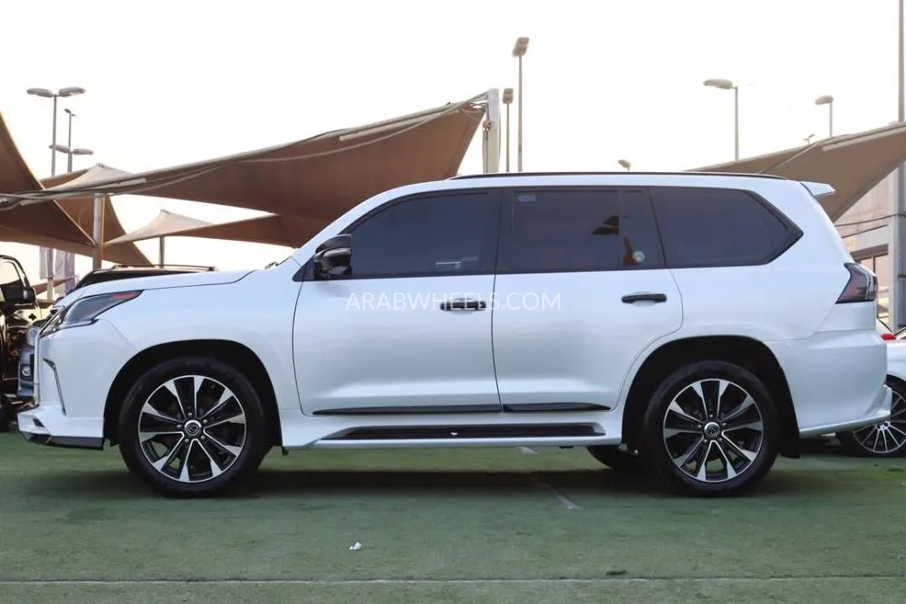 Lexus LX 2019 for Sale in Sharjah Image-3