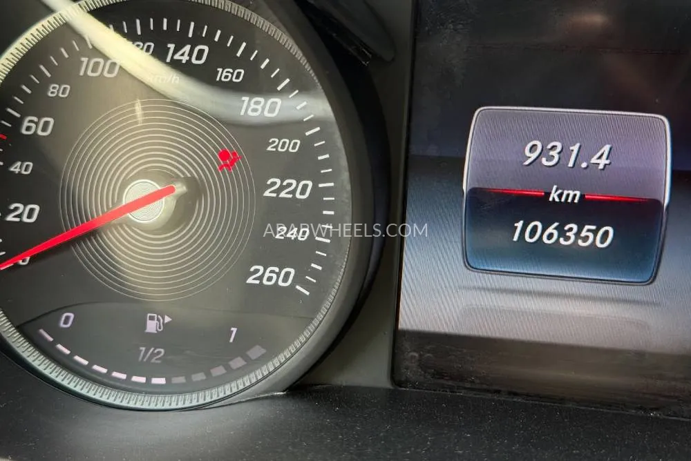 Mercedes Benz C Class 2018 for Sale in Ajman Image-8