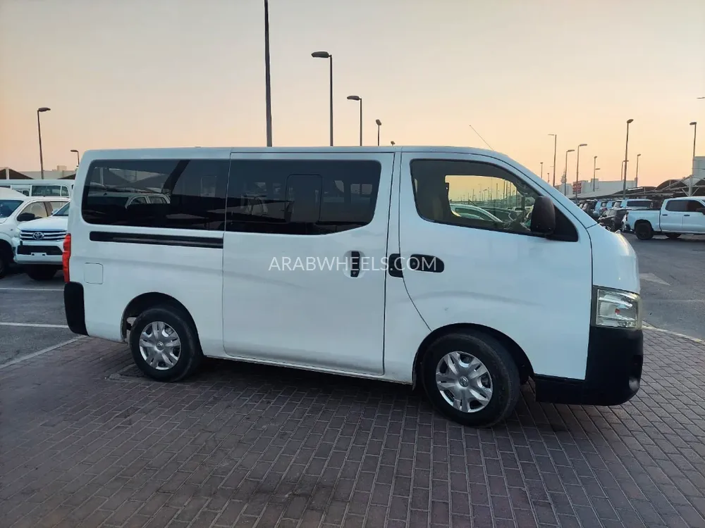 Nissan Urvan 2015 for Sale in Sharjah Image-4