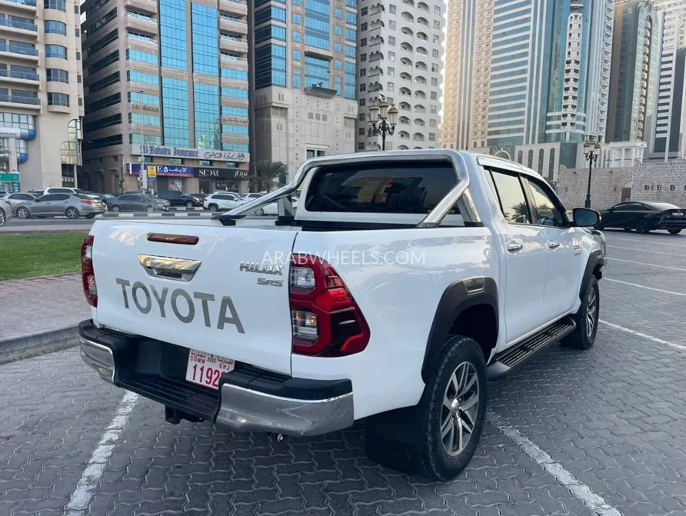 تويوتا هايلوكس 2017 for Sale in دبي Image-11