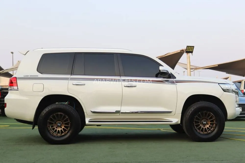 Toyota Land Cruiser 2019 for Sale in Sharjah Image-4