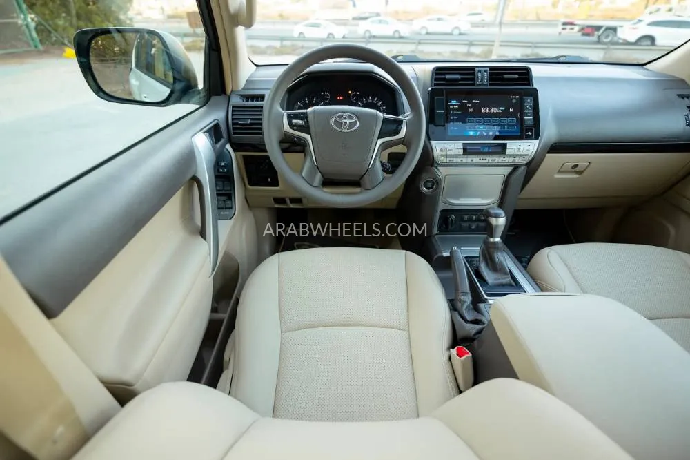 Toyota Land Cruiser Prado 2016 for Sale in Sharjah Image-9