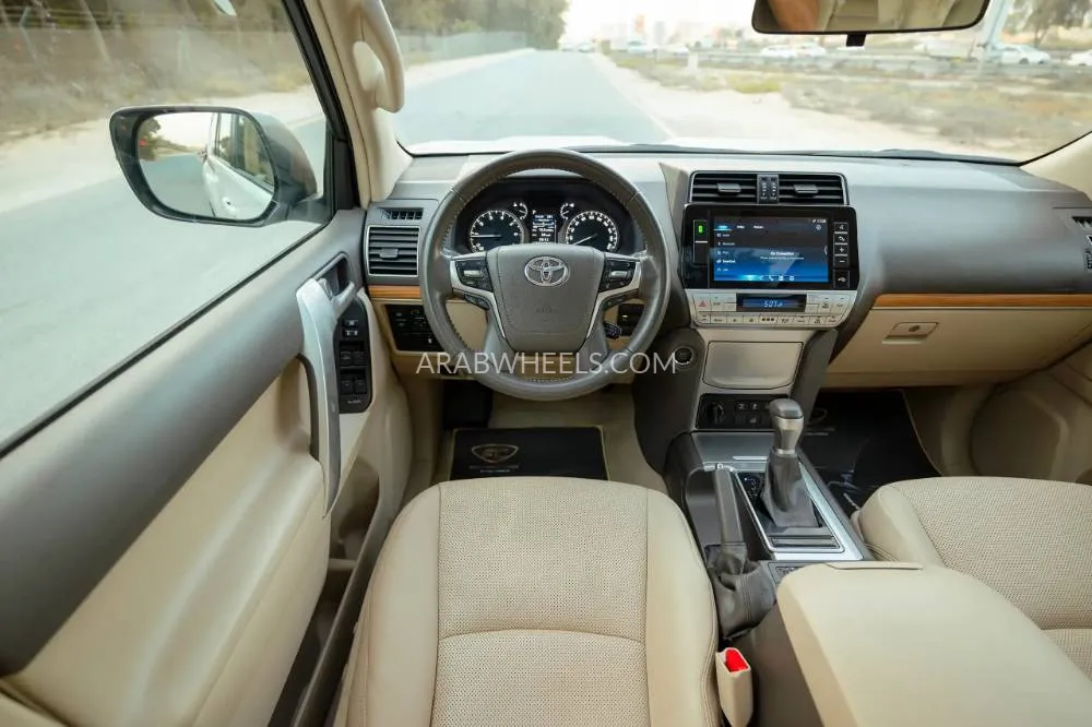 Toyota Land Cruiser Prado 2016 for Sale in Sharjah Image-9