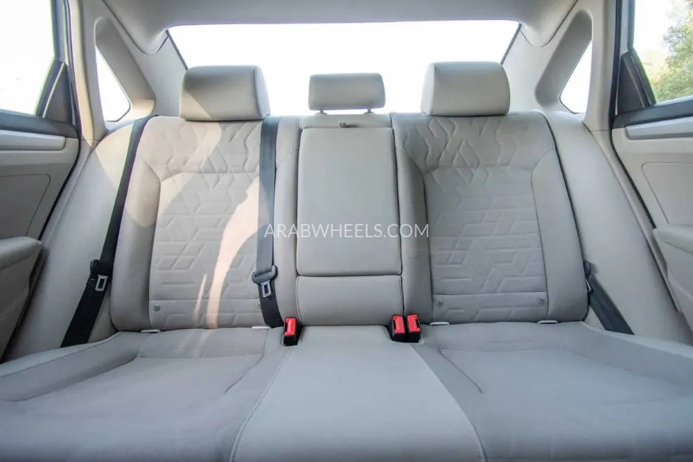 Volkswagen Passat 2022 for Sale in Sharjah Image-11