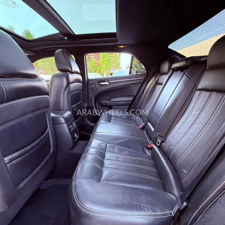 كرايسلر 300 2013 for Sale in عجمان Image-6