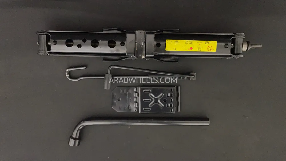 لاند روفر رينج روفر فيلار 2018 for Sale in دبي Image-32