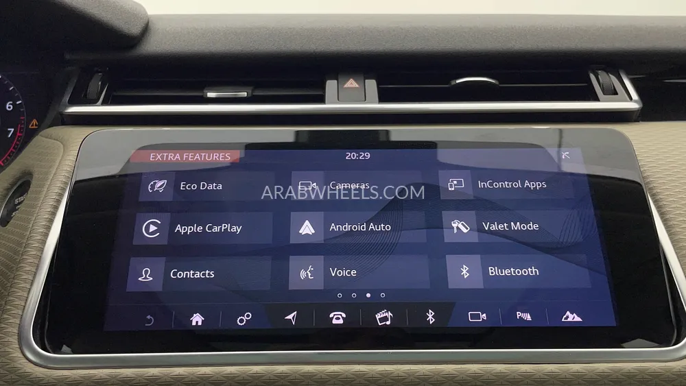 لاند روفر رينج روفر فيلار 2018 for Sale in دبي Image-35