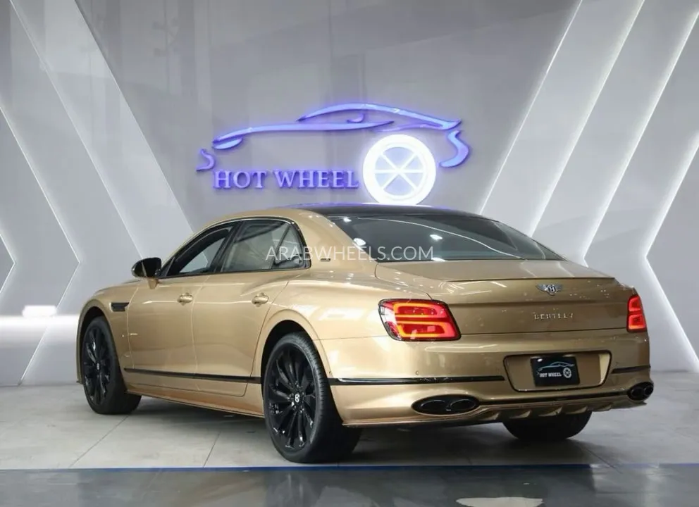 Bentley Flying Spur 2023 for Sale in Dubai Image-2