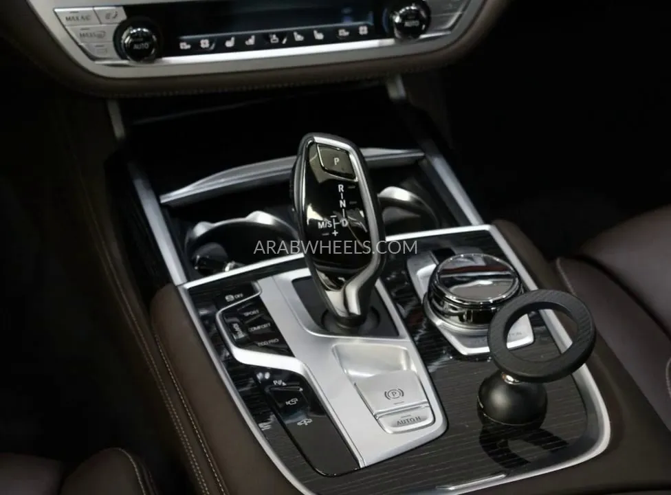 BMW 7 series 2022 for Sale in Dubai Image-9