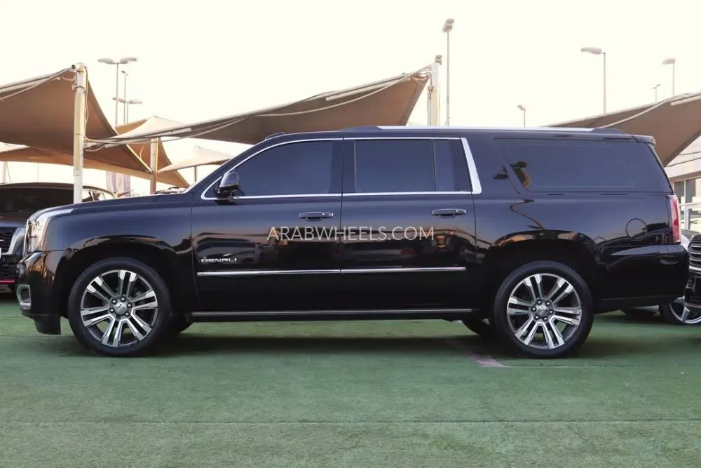 جي إم سي يوكون إكس إل 2017 for Sale in الشارقة Image-3