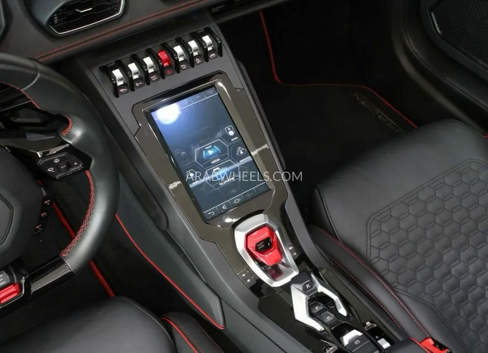 لامبورغيني هوراكان 2023 for Sale in دبي Image-16