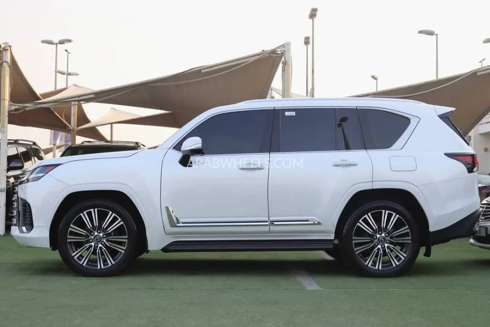 Lexus LX 2024 for Sale in Sharjah Image-3