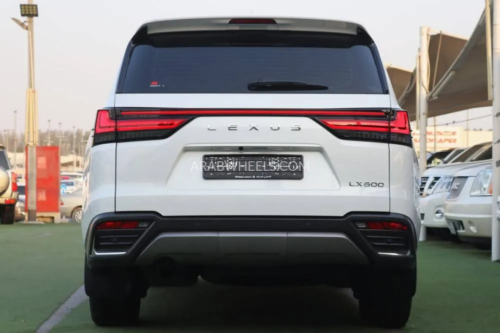 Lexus LX 2024 for Sale in Sharjah Image-4