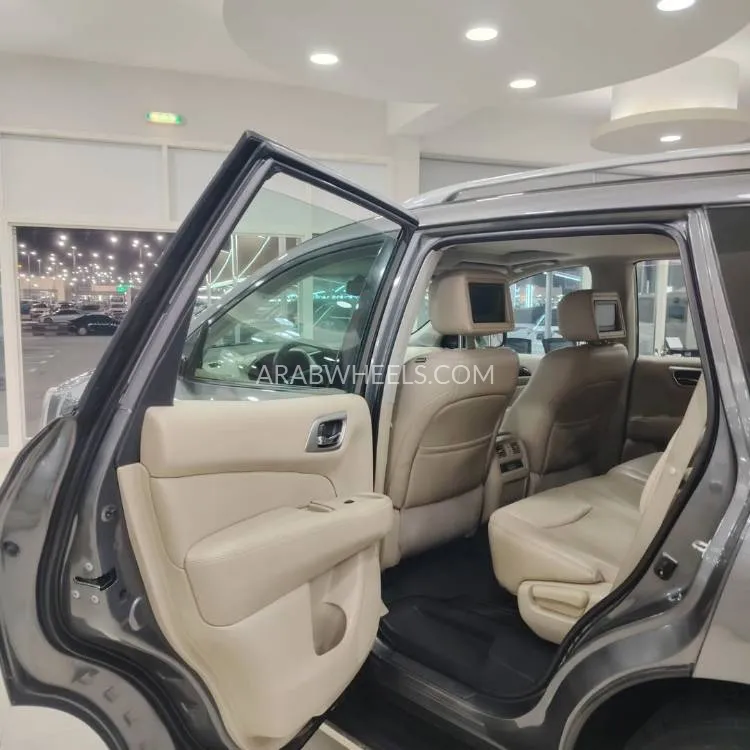 Nissan Pathfinder 2017 for Sale in Sharjah Image-6