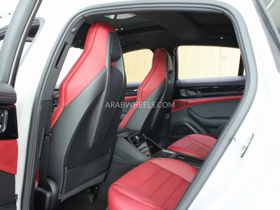 Porsche Panamera 2025 for Sale in Dubai Image-7