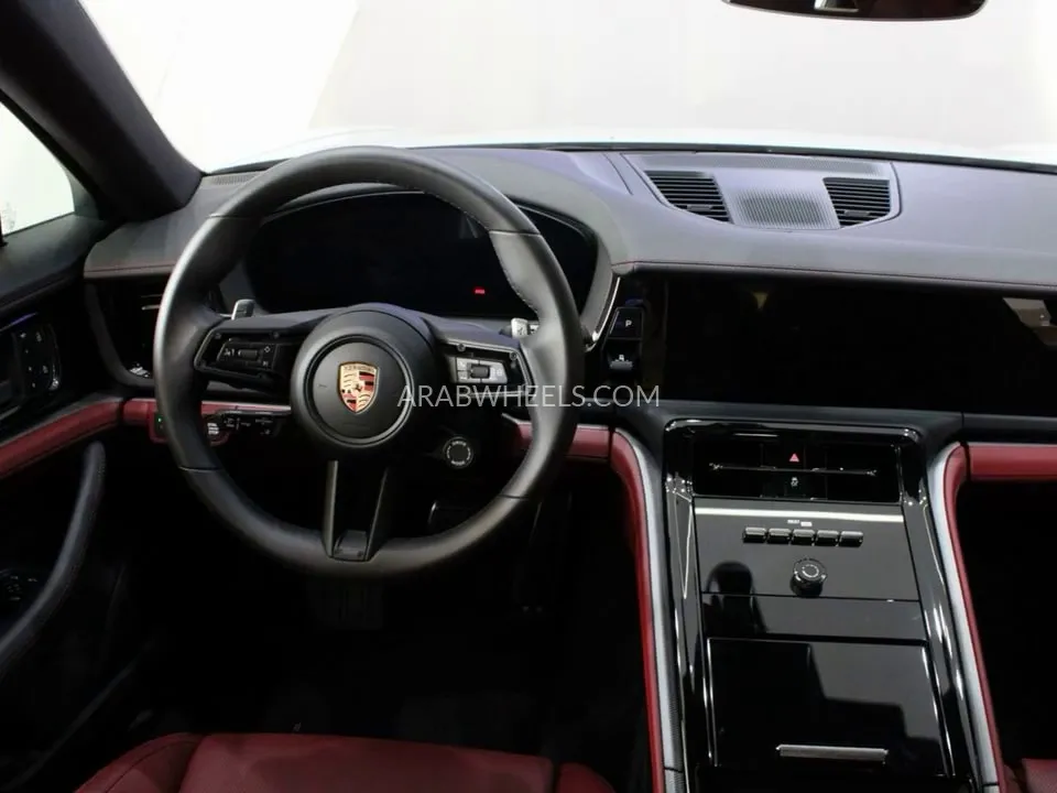 Porsche Panamera 2025 for Sale in Dubai Image-10