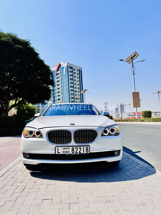 بي إم دبليو الفئة السابعة 2011 for Sale in دبي Image-3