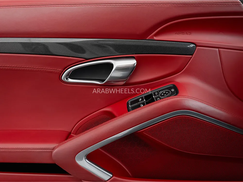 بورشه كايمان 2015 for Sale in دبي Image-10