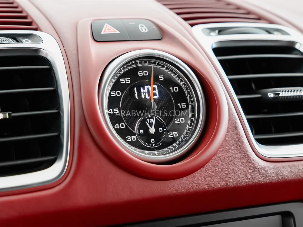 بورشه كايمان 2015 for Sale in دبي Image-12